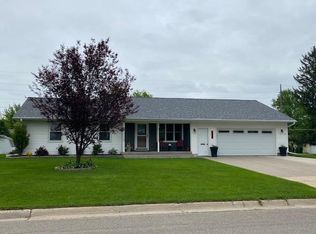 214 Newcastle Rd, Marshalltown, IA 50158