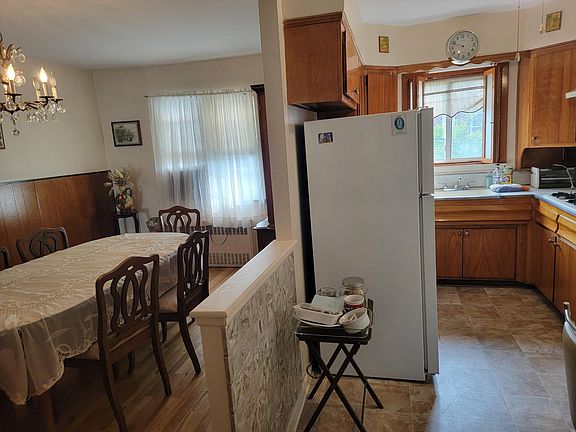2nd image of 2050 E 54th St