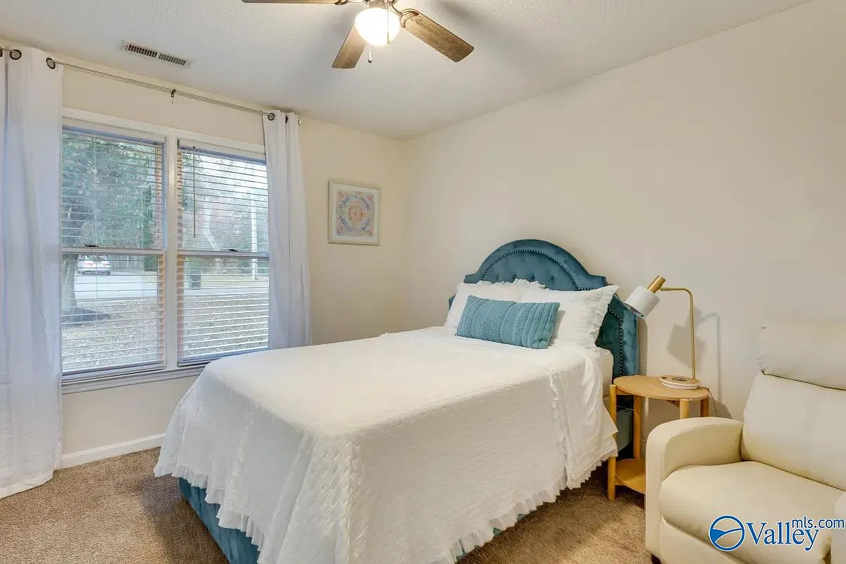 4 bed, 2.5 bath, 1941 sqft, $2,798 — Photo 3