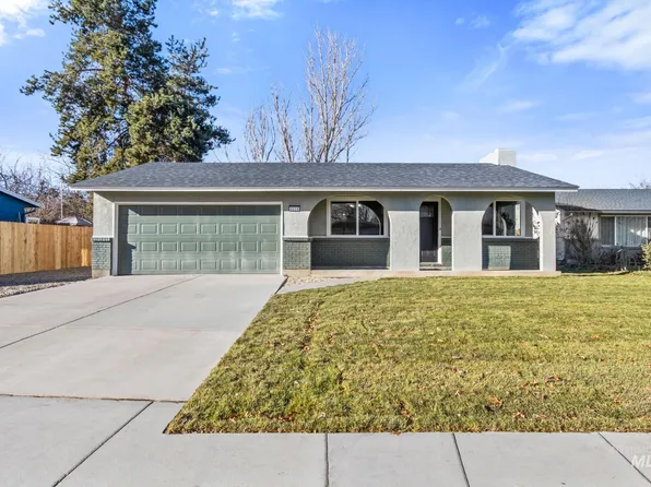 3229 N Spiceland Dr, Boise, ID 83704