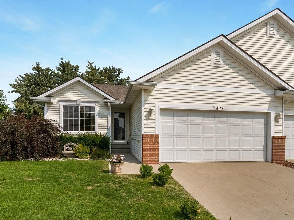 1st image of 2427 Lakeside Dr