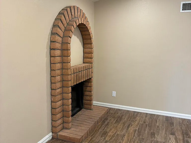 1331 W Stottler Dr — Photo 5