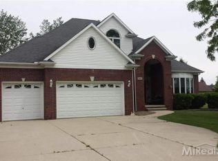 52072 Baker Rd, Chesterfield, MI 48047