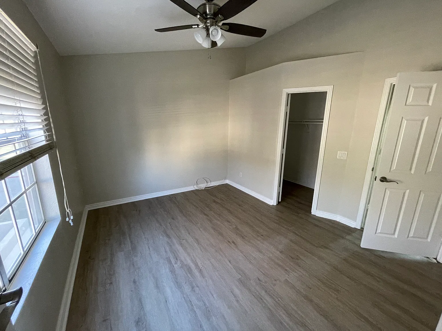 2 bed, 1.5 bath, 1056 sqft, $1,400 — Photo 3