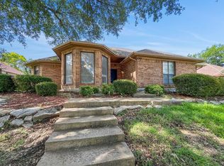 700 Dartbrook Dr, Desoto, TX 75115