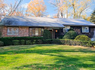 71 Devonshire Rd, New Rochelle, NY 10804