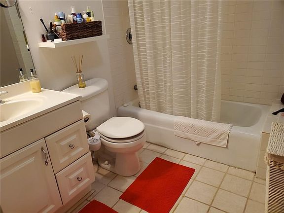 3rd image of 2190 NE 68th St APT 526