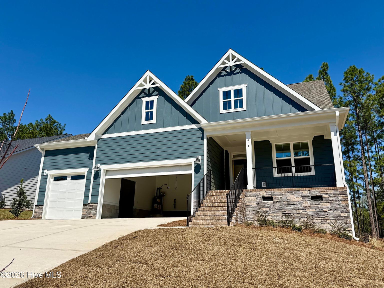 404 Redwater Trail