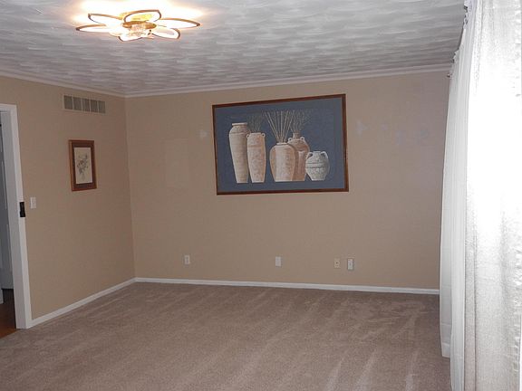 3rd image of 1415 N Krug St