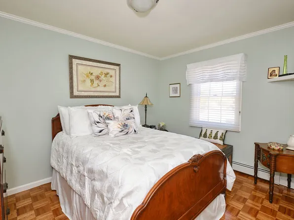 1594 Independence Avenue image 10 of 26