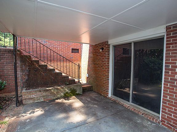 2nd image of 5450 Oakcrest Rd