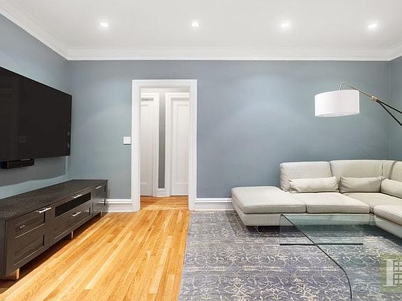 2nd image of 205 E 10th St APT 2B