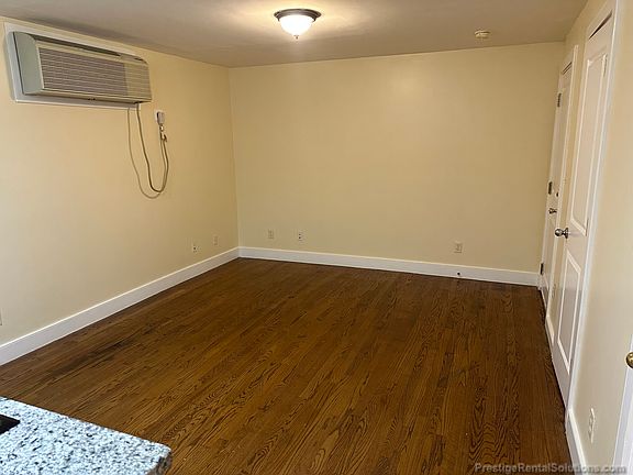 3rd image of 842R Dorchester Ave #1R