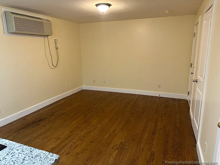 842 Dorchester Ave — Photo 3
