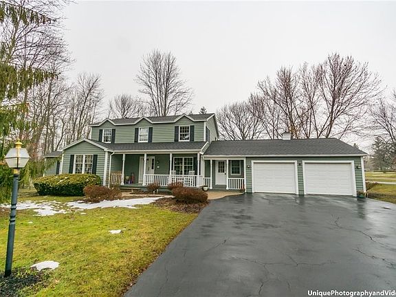 2nd image of 48 Tamarack Dr