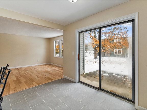 4th image of 19 Twin Oaks Terrace