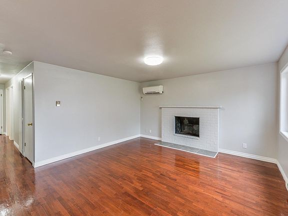 3rd image of 1709 S Mason Ave