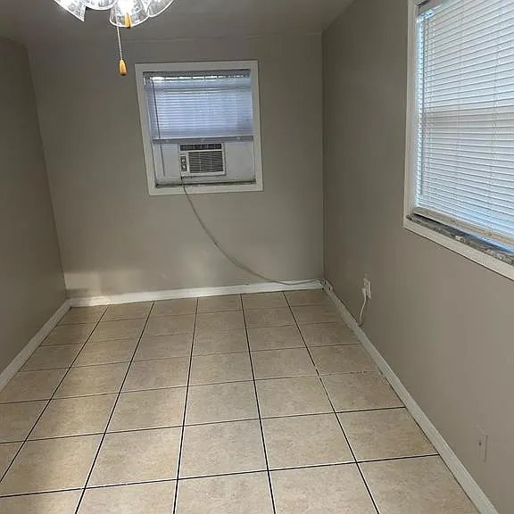 3407 N Avenida Republica De Cuba #A — Photo 11