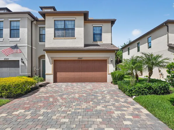 2841 Troubadour St, Palm Springs, FL 33406