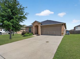 416 Azalea Dr, Nevada, TX 75173