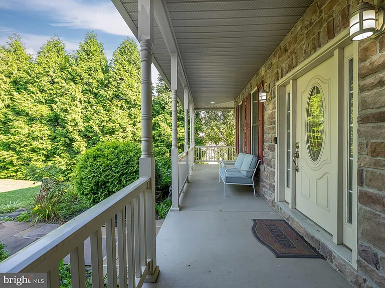 1458 Highfield Ct — Photo 3