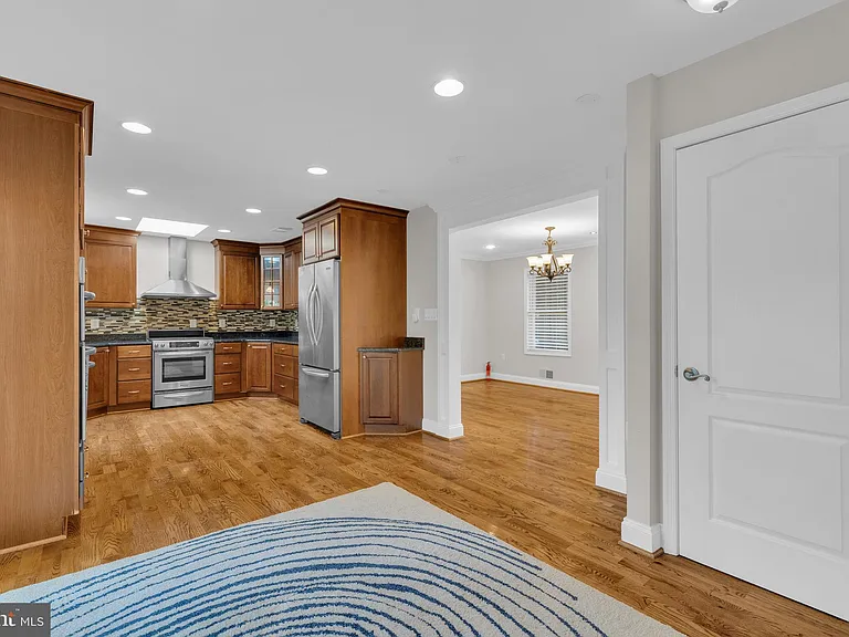 7205 Van Ness Ct — Photo 16