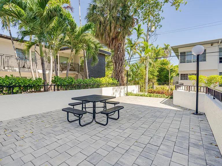 Legacy at Bay Harbor — Photo 4