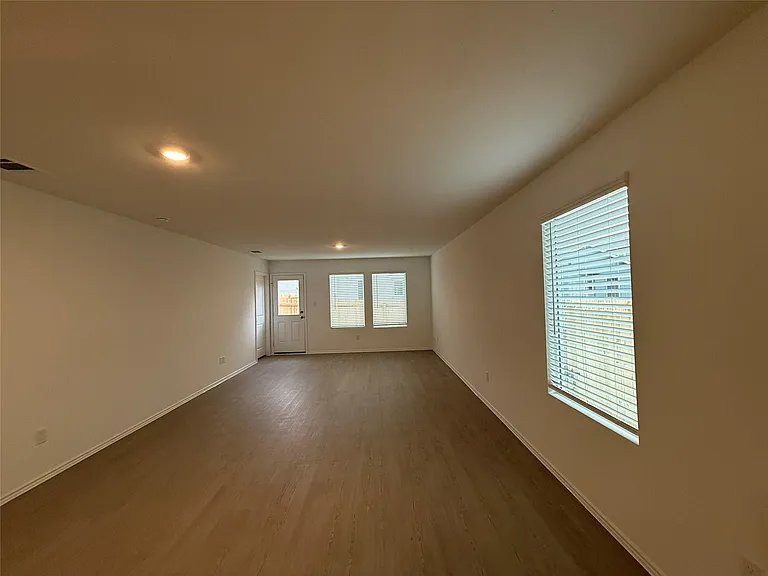 785 Whoopers Loop — Photo 8