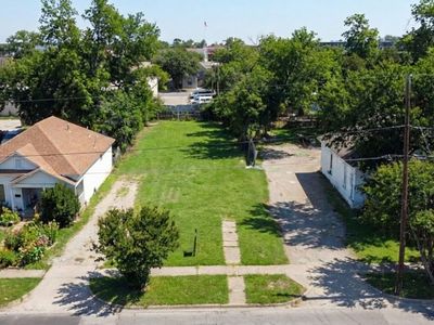 621 W 12th St, Dallas, TX, 75208