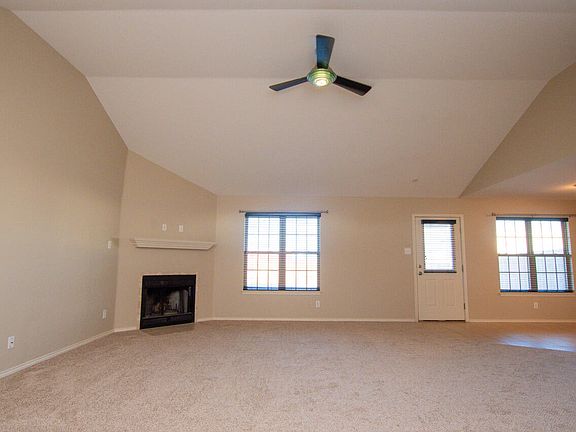 5th image of 814 Fisher St