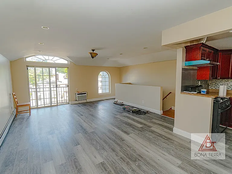 33-18 100th St #2 — Photo 1