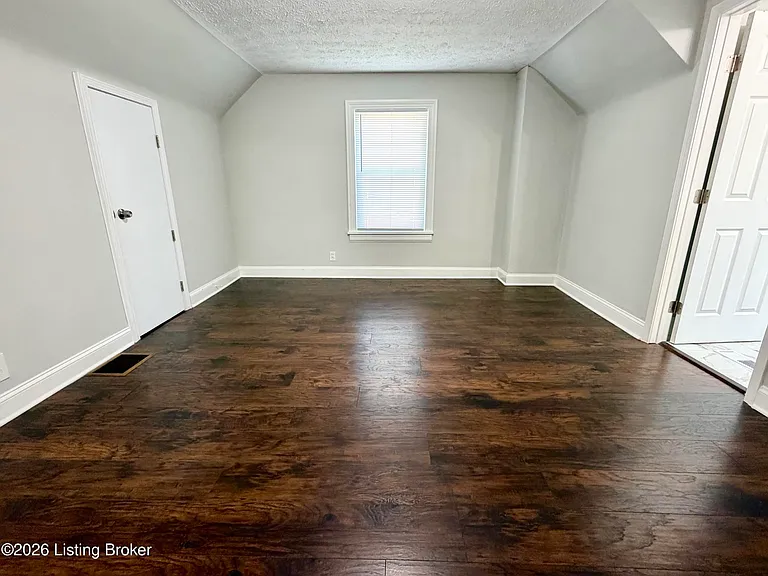 5710 Barrett Ln — Photo 10