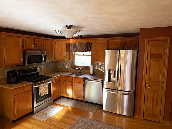 2nd image of 16 Moran Rd