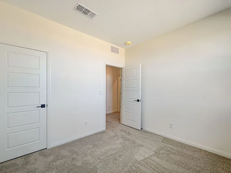 7681 N Jones Blvd — Photo 28