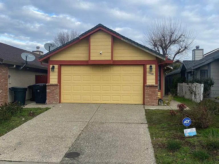 1330 Puebla Way — Photo 2