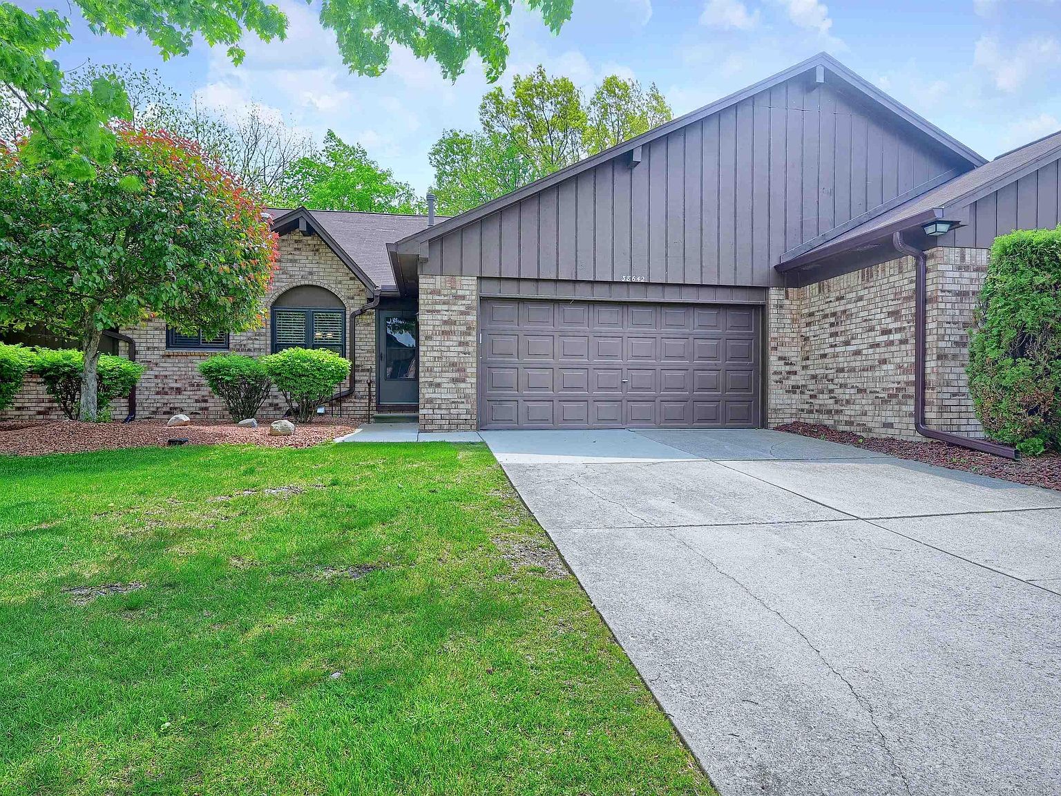 38642 Birch Meadow Dr, Clinton Township, MI 48036 Zillow