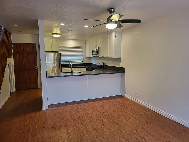 Beach & Pine Townhomes — Photo 3