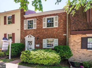 3890 University Dr, Fairfax, VA 22030