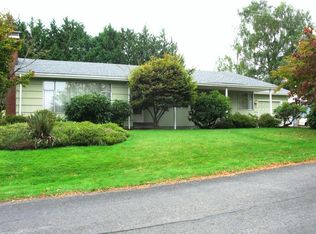 906 Crestline Dr, Longview, WA 98632