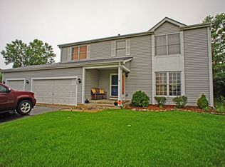 369 Creekside Ln, Antioch, IL
