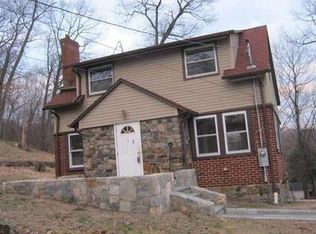 1 Woodland Hill Rd, Danbury, CT 06811