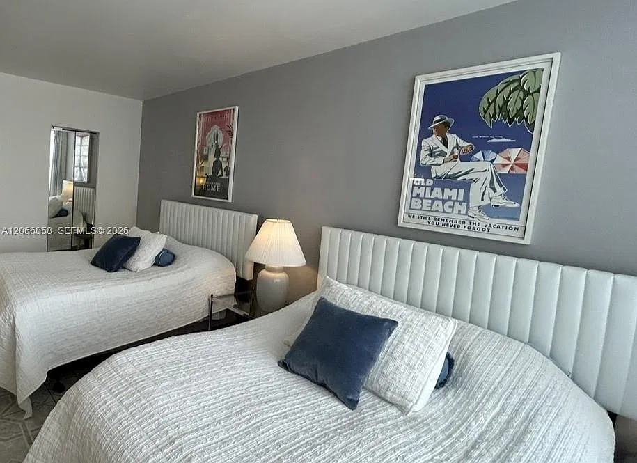 The Decoplage Condo — Photo 1
