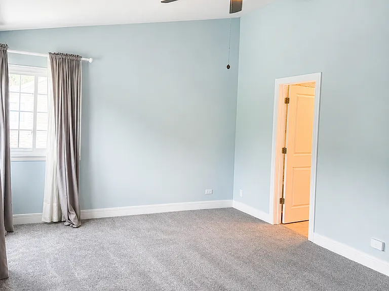 103 Brittany Dr — Photo 6