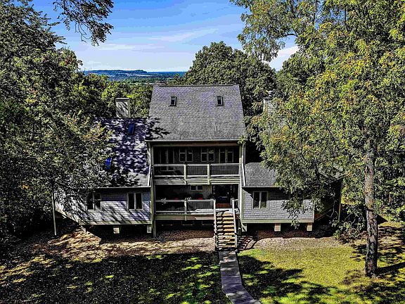 2nd image of 18 Lookout Trce