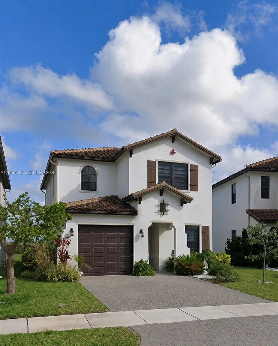 4 bed, 3.5 bath, 2260 sqft, $2,800 — Photo 1