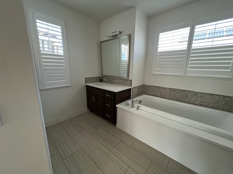 843 Barney Cmn — Photo 32