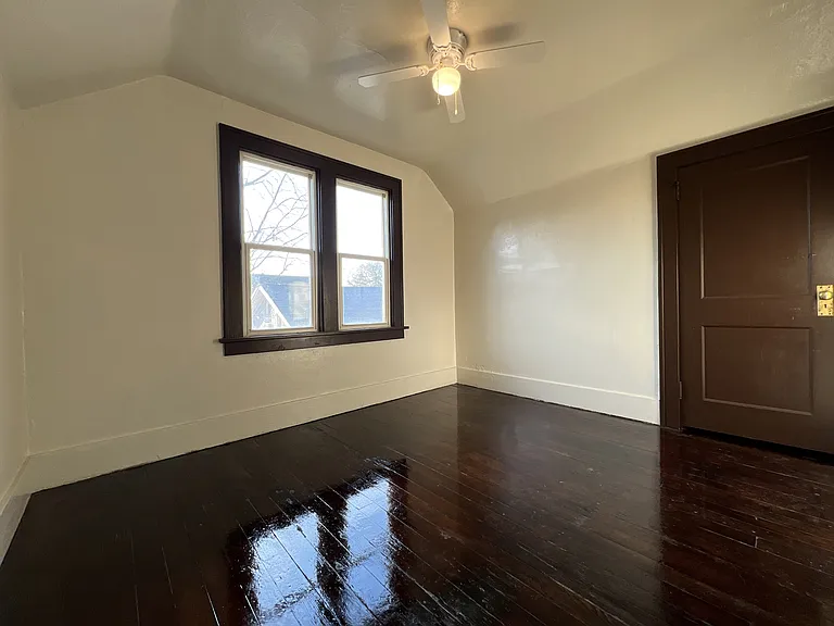 320 E 26th St — Photo 10