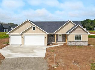 2658 Lawrence Ln, Neenah, WI 54956