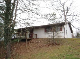 107 Church Camp Rd, Hurricane, WV 25526