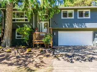 540 SW Range Dr, Waldport, OR 97394